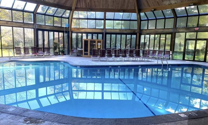 Village at Camelback Casa | Exec fun for Hot Tub, Sauna, Kayaks!