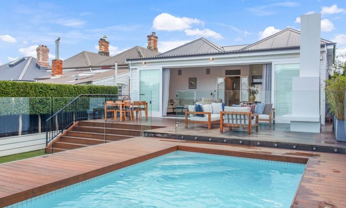 Grey Lynn Casa | Executive Ponsonby Abode w Heated Pool and Parking