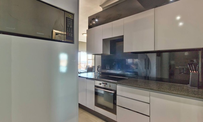 Observatory Apartamento | Executive 2-Bedroom Apartment with 180° City Views in Cape Town
