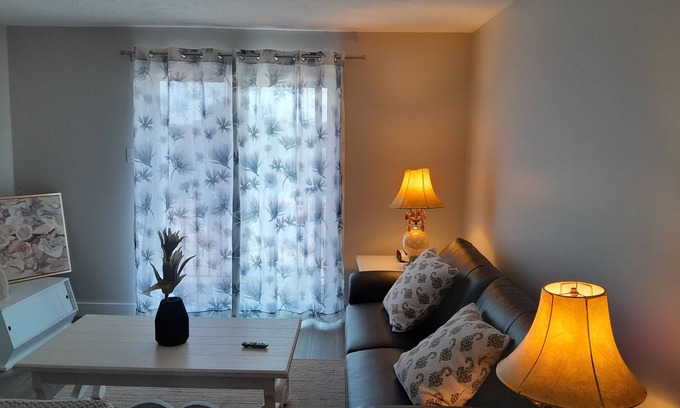 Dieppe Apartamento | Executive 2BR Apartment | Walk to Hospitals | In-Unit Gym + Wi-Fi