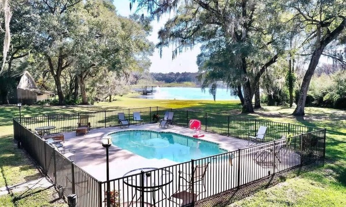 Dade City Casa | Executive 5 Bedroom Pool home, Dade City!