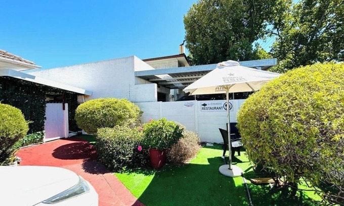Eikenbosch Casa | Executive Accommodation Bellville