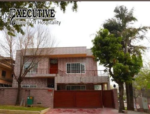 F-8 Sector Casa | Executive Grand Royal