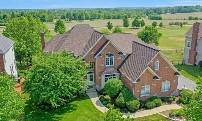 Geneva Casa | Executive Home with Luxurious amerities