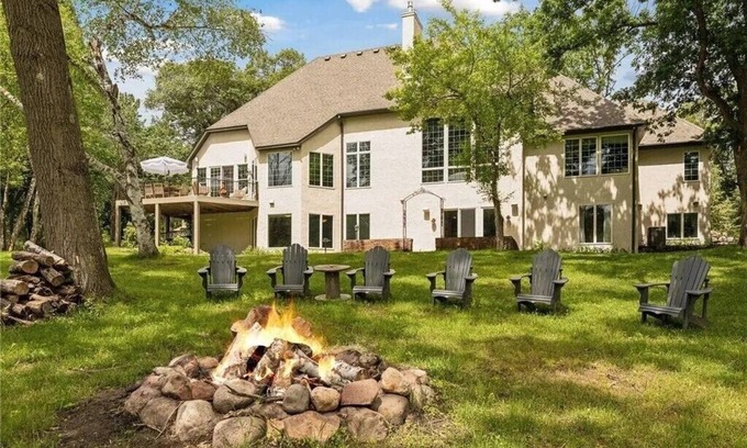 Stillwater Casa | Executive Home with spacious 5-bedroom in Stillwater with sauna, WiFi, & nature