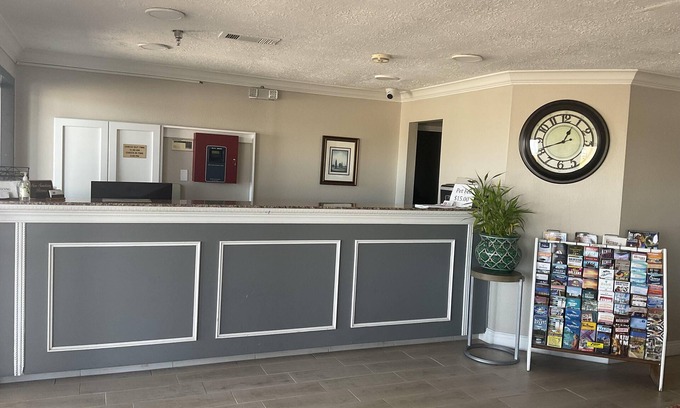Beaumont Hotel | Executive Inn & Suites