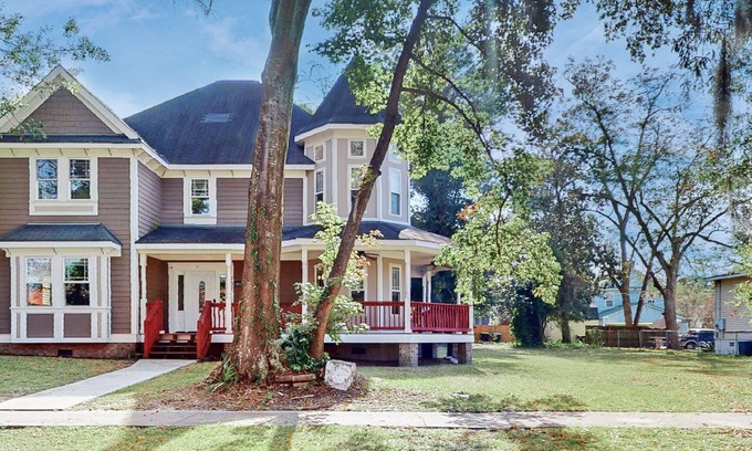 Eastside Casa | Executive Rental 3BR Victorian House Close Forsyth Park & Downtown, 31 days