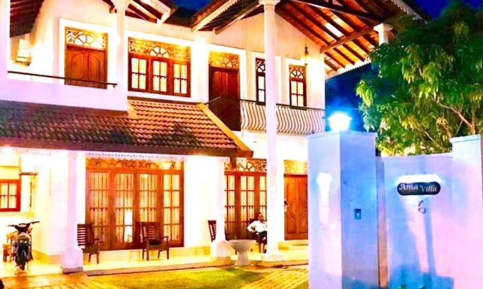 Negombo Villa | HABITACIÓN EJECUTIVA CON BALCÓN Y VIVIENDA PRIVADA