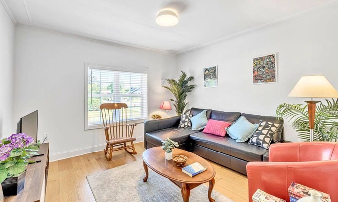 Royal Oak Apartamento | Executive Suite - Prime Location - Sleeps 6 - Downtown