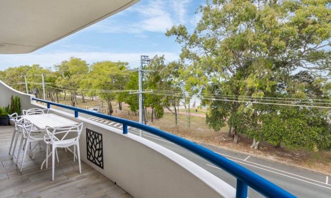 Bongaree Apartamento | Executive Unit in the Treetops