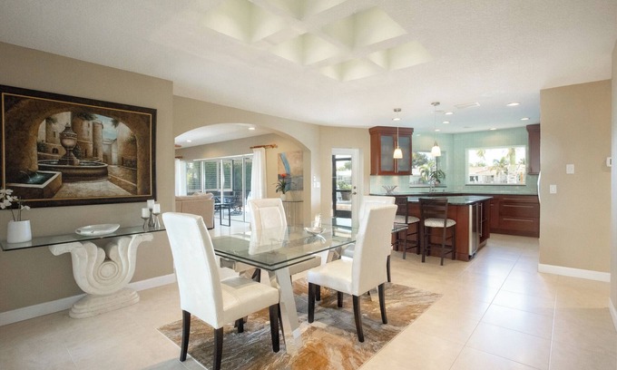St. Petersburg - Clearwater Casa | Executive Waterfront (Sailboat Water) Home on Tampa Bay
