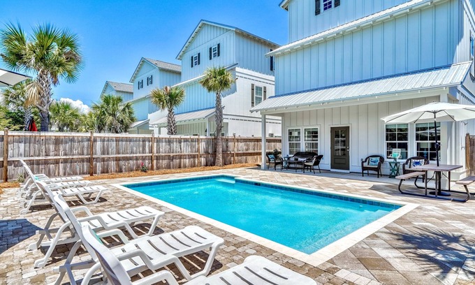 Miramar Beach Casa | exhale: Private heated pool, Free golf cart, 2 mins to beach, Bunk Rooms
