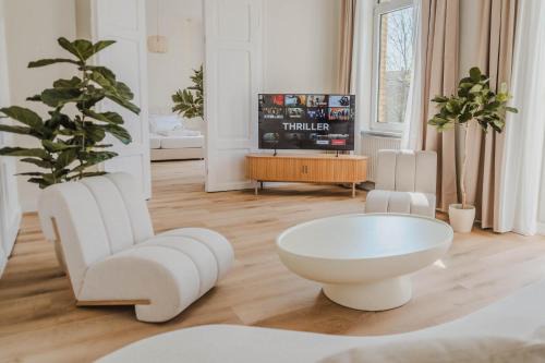 Oststadt/Stadtfeld Apartamento | Exklusive Jugendstil-Residenz im Philosophenviertel - privater Parkplatz - Balkon