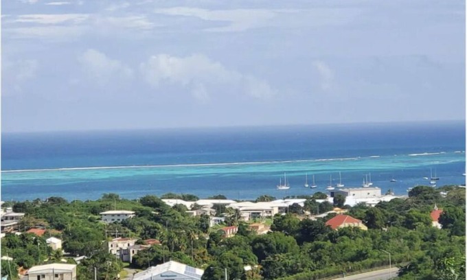 Estate Hermon Hill Casa | Exotic 1700 sqft 2 level Townhouse with Sea, and Harbor View