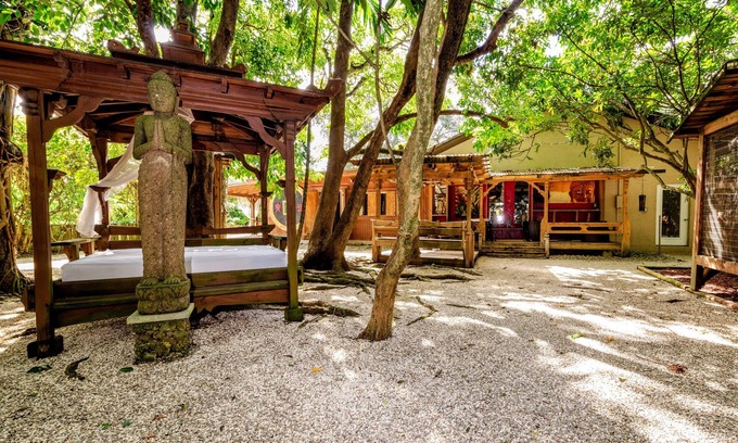 Homestead Casa | Exótica Sukiya Tiny House en Jardín Japonés