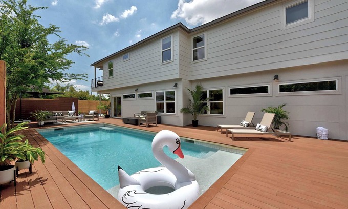 East MLK Casa | Expansive Luxury Escape | Private Pool