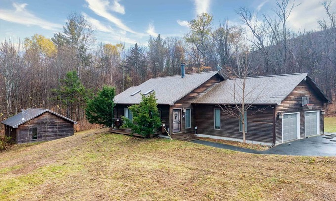 Morrisville Casa | Expansive mountainside retreat, close to Stowe, Smuggler's Notch, Jay