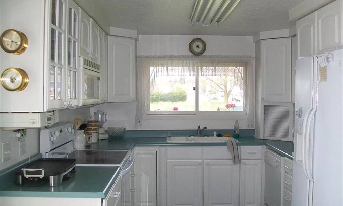 Beaver Island Casa | Expansive views of the whole Harbor and Whiskey Point Light house.
