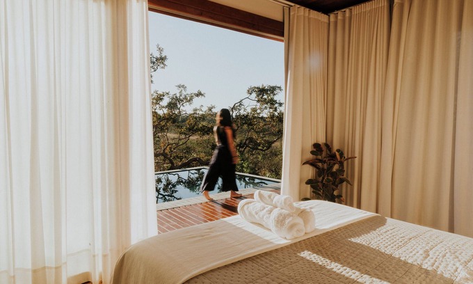 Alto Paraiso de Goias Chalet De Esquí | Experience the charm of Chapada: glass ceilings, stars and mountains