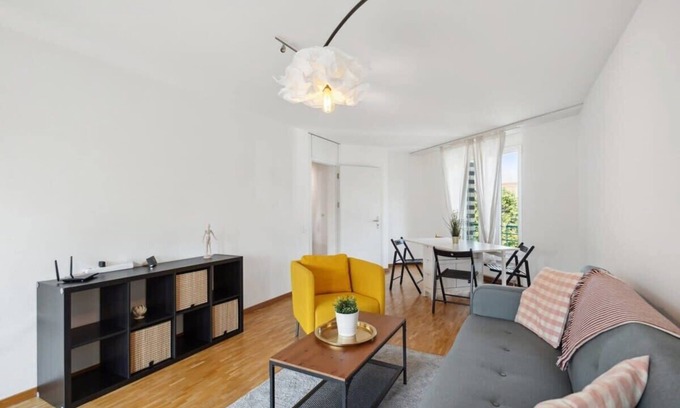 Hottingen Apartamento | Experience 1-BR Urban Chic in Zurich