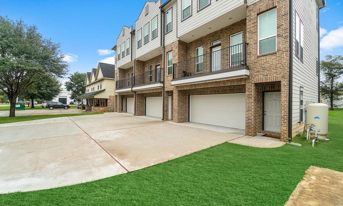 Humble Casa | Experience a First Class Stay - 2 BDRM