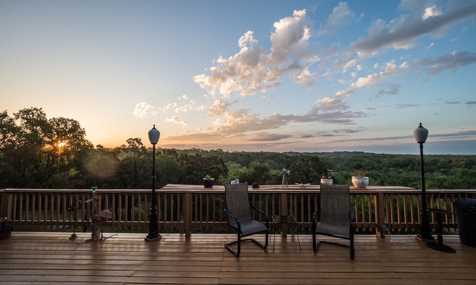 San Marcos Casa | Experimenta un amanecer que nunca olvidarás desde la terraza de la casa en Cox Hill