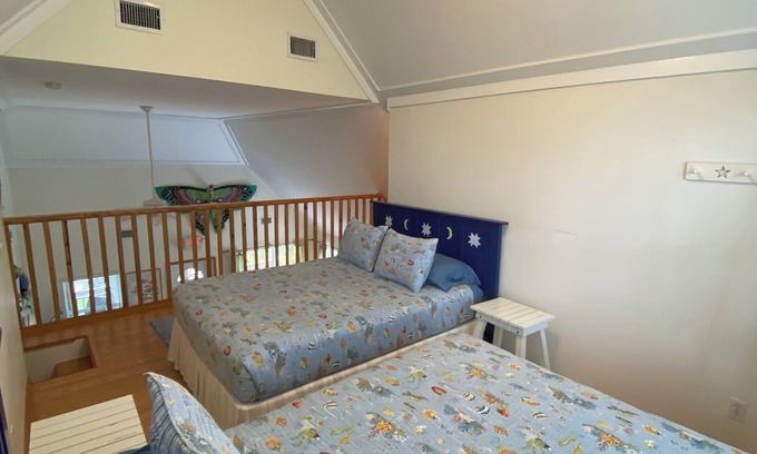 Port St. Joe Apartamento | Experience a tree house feel minutes from the beach in Old-Florida!
