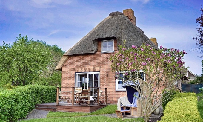 Dagebuell Casa | Experience Coastal Charm at Ferienhaus Niels Hus in Dagebüll!