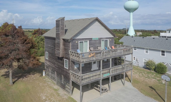 South Nags Head Casa | Experience coastal living at Morning Star, a 5BR home in Nags Head, perfect for up to 10 guests.