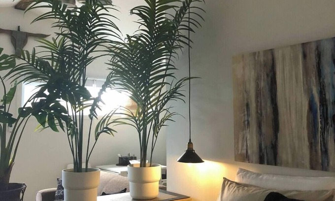 Chambly Casa | Experience harmony in Chambly with a spacious Queen bed