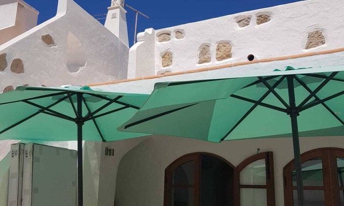 Fuseta Casa | Experience idyllic Algarve house, 400m to harbor & beach, fast WiFi, heatable
