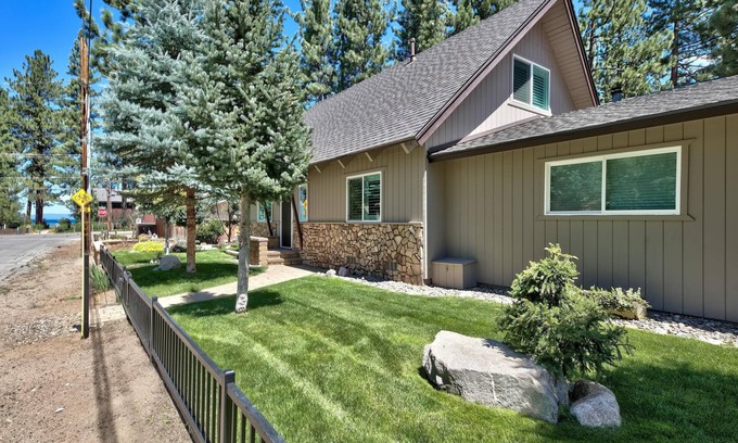 Al Tahoe Casa | Experience luxury in Al Tahoe, just a quick ride to Harrahs' Casino