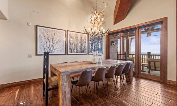 Empire Pass Condominio | Experience Luxury at Empire Summit in The Grand Lodge