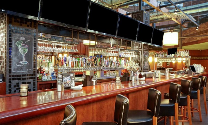 Matteson Casa | Experience Matteson Like Never Before! Restaurant, Free Parking!