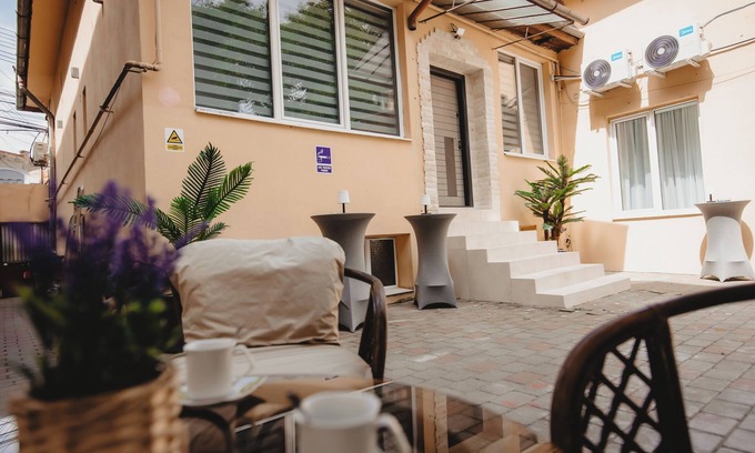 Old Town Apartamento | Experience Modern Luxury: 1-Bedroom Aparthotel Steps from Cluj-Napoca's Heart.