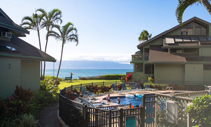 Kahana Condominio | Deluxe frente al mar! Espacioso 3 habitaciones / 3 baños con aire acondicionado en casa lejos de casa.
