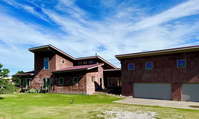 Dodge City Casa | Experience Prairie Light, your vacation "home on the range".