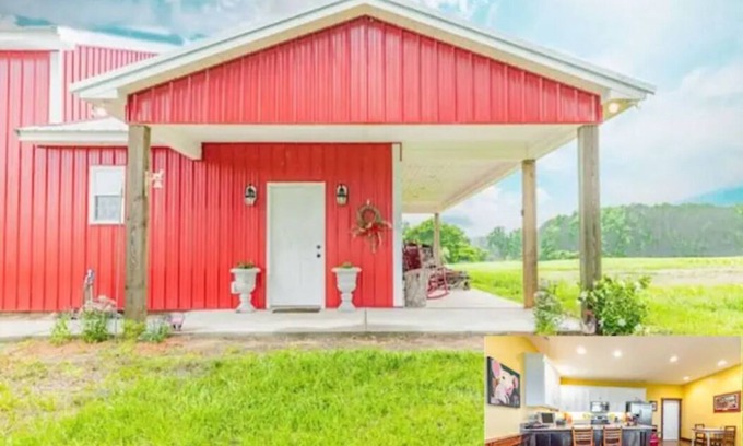 Clinton Otro | The Cozy Barn Escapada