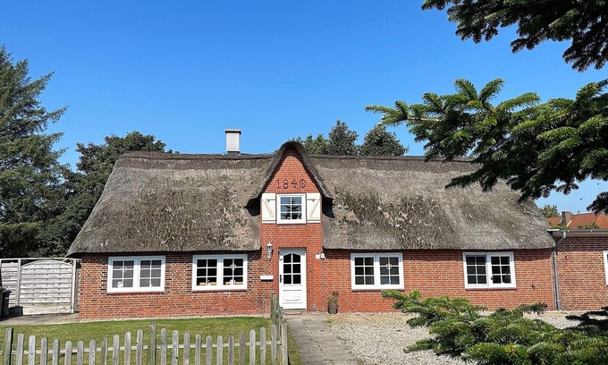 Humptrup Casa | "Experience Rustic Charm and Comfort at Jeppe Hus Ferienhaus"