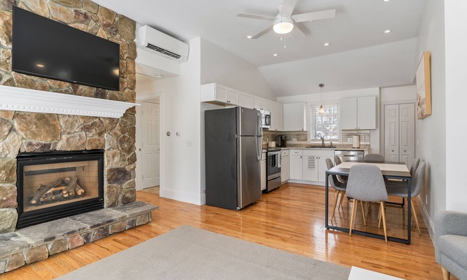 Southern Coast Apartamento | Experience Saco in Style: Elegant, Newly Upgraded Home