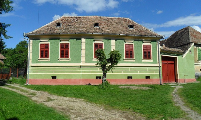 Richis Casa | Experience the countryside, stay in a traditional saxon house in Transylvania