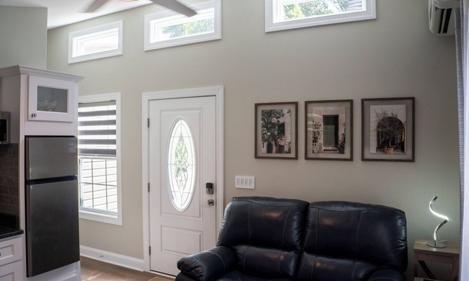 Green Valley Apartamento | Experience the luxury and comfort of our new guesthouse in the heart of NC Triad