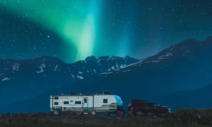 Hinton Casa | Experience “The RV Life” on our Fully Equipped Camper Trailer