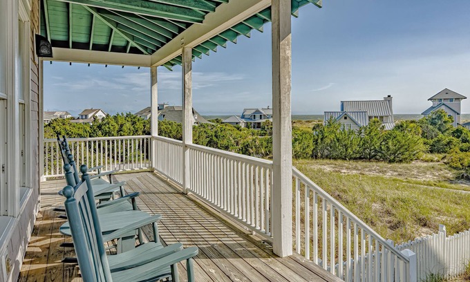 Flora's Bluff Casa | Experience unforgettable coastal views at Killegray Ridge, Bald Head Island