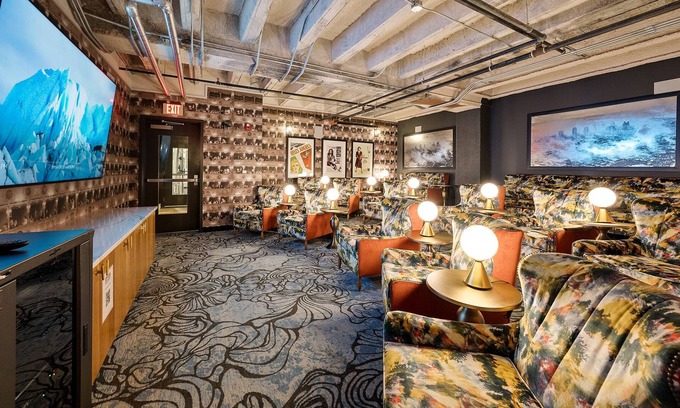 Crossroads Arts District Condominio | Experience Unparalleled Comfort: An Oasis within Reach of Bustling Nightlife 218