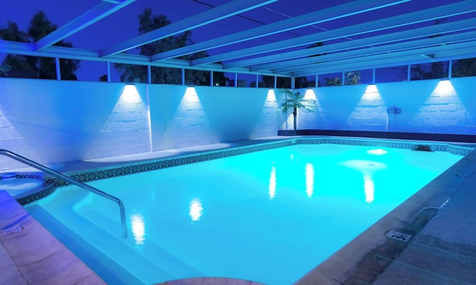 Las Vegas Casa | Experience Vegas at North Star Retreat – Modern Home with Pool, Games and More!