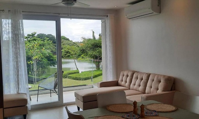 Jaco Apartamento | Experimente místico en este apartamento increíble con vista al lago
