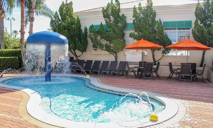 West Kissimmee Hotel | Explore Disney Parks from a Spacious Room w/ Complimentary Breakfast | 3 Rooms