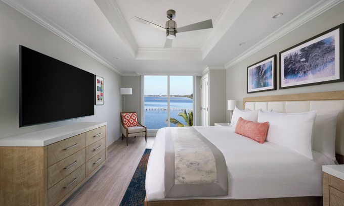Charlotte Harbor Hotel | Explore From This 2-Bedroom Near Fishermen’s Village and Waterfront