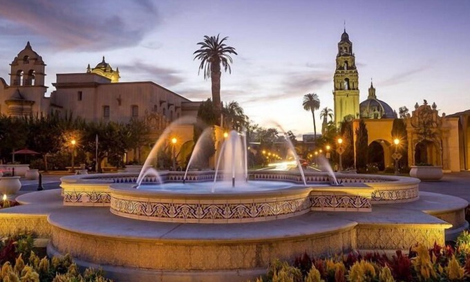 Old Town Casa | Explore Harbor Island! 2 Family-friendly Units w/ Free Breakfast, Great Location